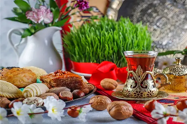 سفره هفت سین ۱۴۰۴ با چیدمان زیبای سین ها، سبزه، آینه و انواع شیرینی های سنتی نوروز | فرهنگ های ورت