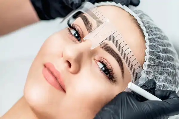 مقایسه جامع میکرودرم ابریژن (لایه‌ برداری)، میکروپیگمنتیشن (آرایش دائم) و میکروبلیدینگ (هاشور) در های‌ ورت.