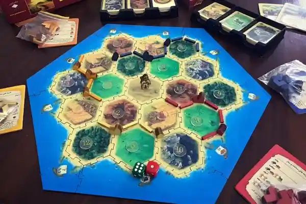 مونوپولی یا کتان (Catan)؟ مقایسه دو غول بازی‌ های فکری اقتصادی