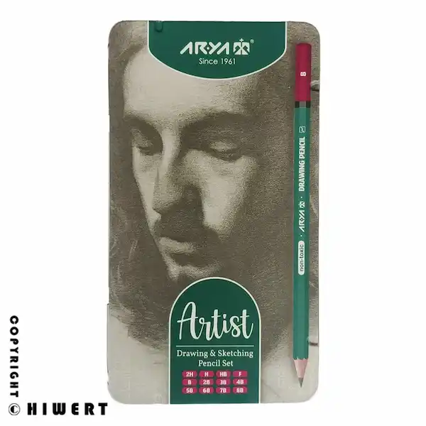 مجموعه ۱۲ عددی مداد طراحی آریا مدل Artist در جعبه فلزی باز؛ نمایش طیف کامل درجه سختی از ۲H تا ۸B.