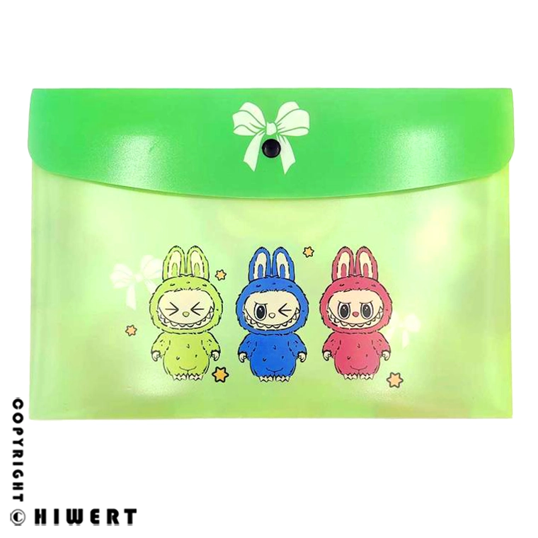 خرید پوشه دکمه‌دار فانتزی طرح لابوبو (Labubu) برند پرگه. پاکت سایز A4 طلقی و شفاف، مناسب دانش‌آموزان و دانشجویان برای نگهداری کاغذ