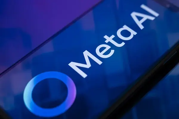  آیا هوش مصنوعی میتواند پس از مرگ بجای ما پست بگذارد؟ بررسی تخصصی "کلون دیجیتال" و پتنت جدید متا (اندرو بازورث).