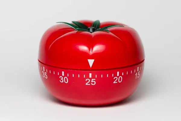 چطور با تکنیک پومودورو (Pomodoro) جلوی اتلاف وقت را بگیریم؟ آموزش جامع مدیریت زمان